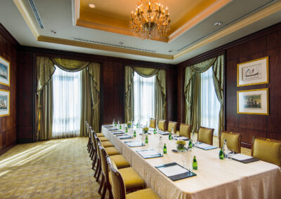 Moscatelli-Chandelier-22214-Four-Season-Doha-Qatar